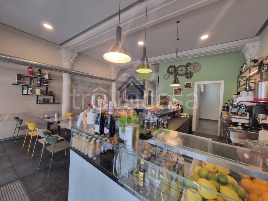 negozio in vendita a Cremona in zona Cremona Centro