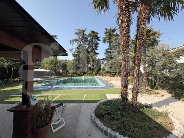 casa indipendente in vendita a Cremona in zona Cavatigozzi
