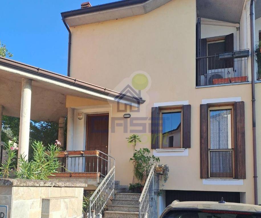 casa indipendente in vendita a Cremona in zona Cavatigozzi