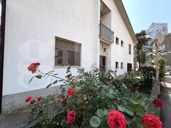 casa indipendente in vendita a Cremona in zona Piazza Risorgimento