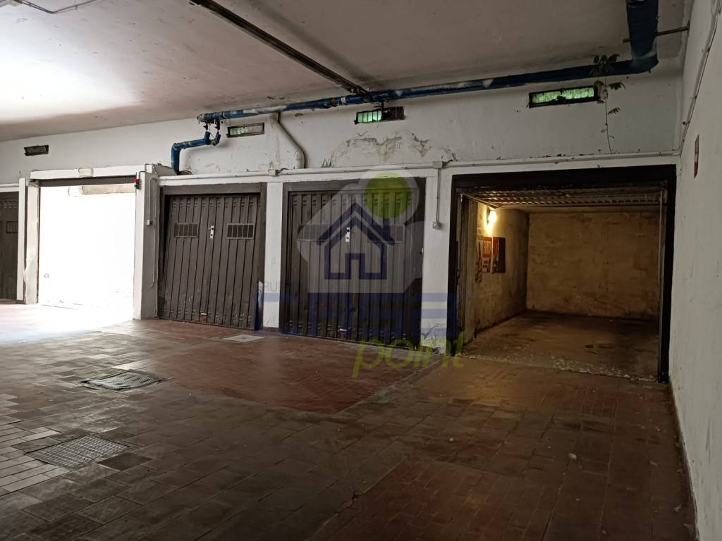 box auto in vendita a Cremona in zona Viale Po