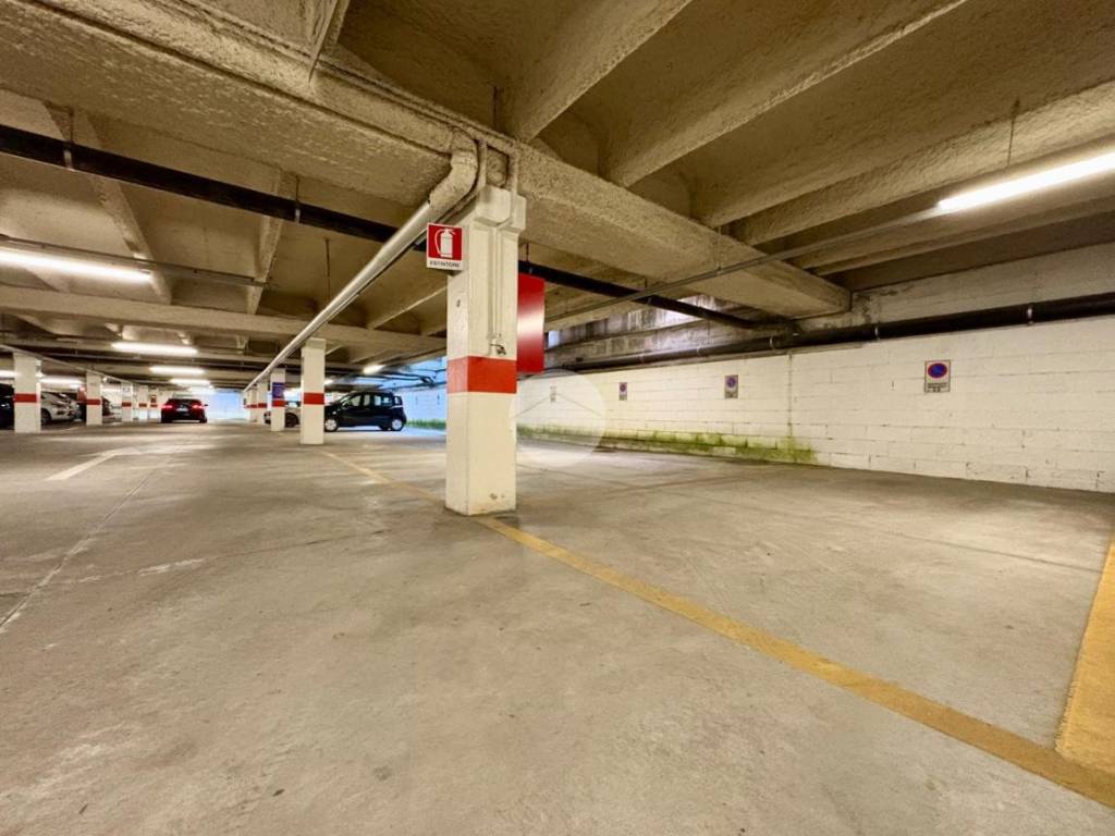 box auto in vendita a Cremona in zona Viale Po