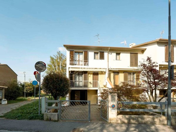 casa indipendente in vendita a Cremona