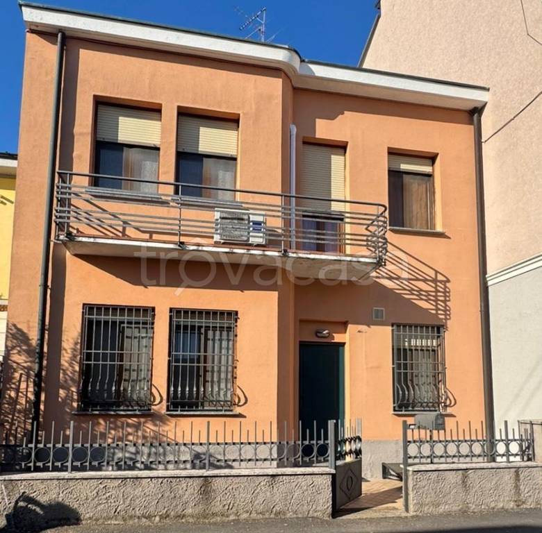 casa indipendente in vendita a Cremona in zona Via Nazario Sauro