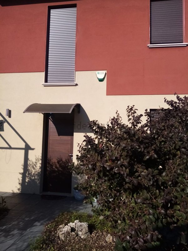 casa indipendente in vendita a Cremona
