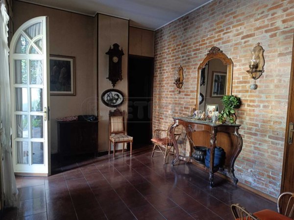 casa indipendente in vendita a Cremona in zona Piazza Risorgimento