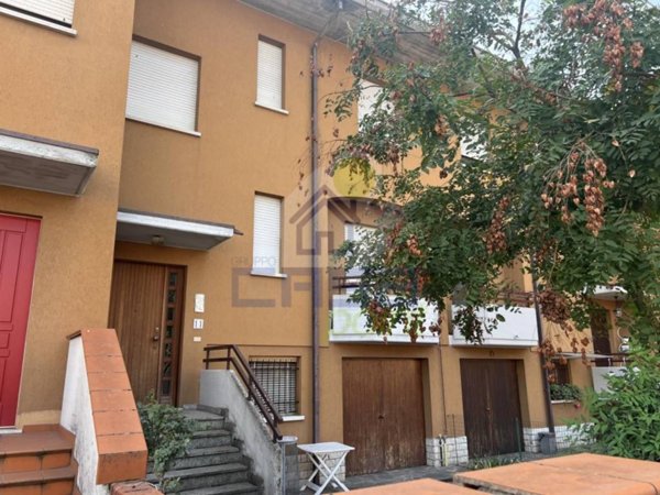casa indipendente in vendita a Cremona
