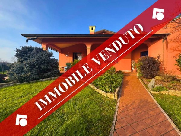 casa indipendente in vendita a Cremosano