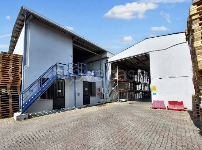 locale commerciale in vendita a Cremosano