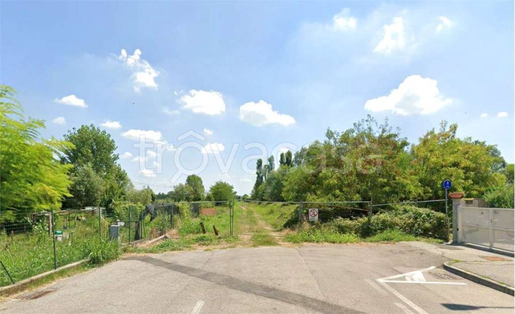 terreno edificabile in vendita a Cremosano