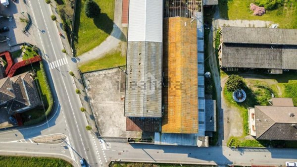 capannone in vendita a Cremosano