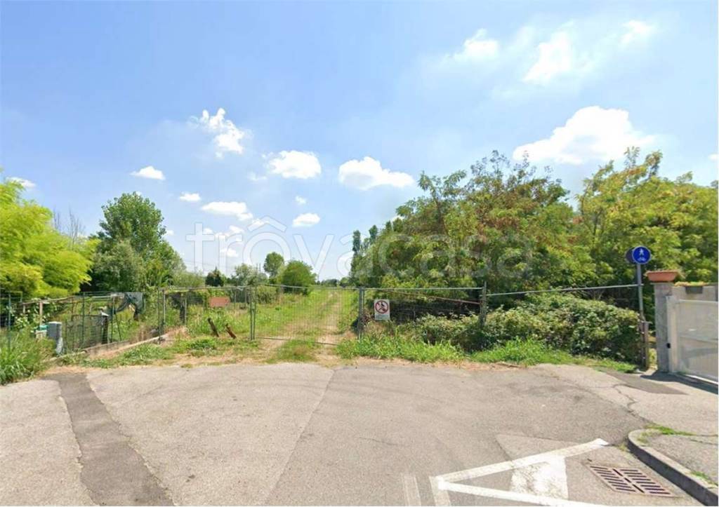 terreno edificabile in vendita a Cremosano