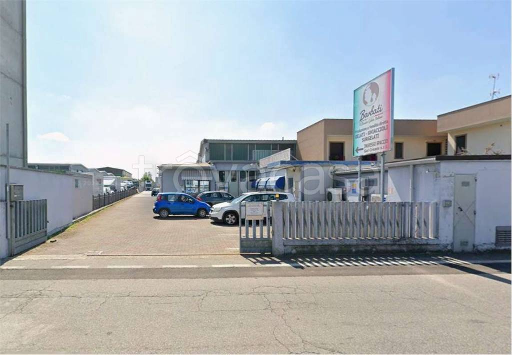 locale commerciale in vendita a Cremosano
