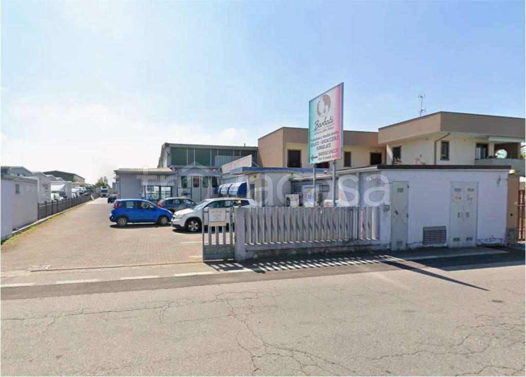 locale commerciale in vendita a Cremosano