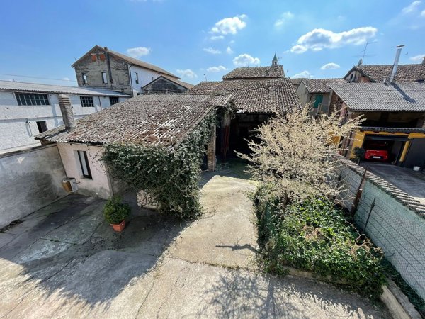 casa indipendente in vendita a Cumignano sul Naviglio