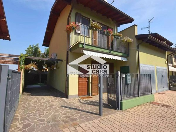 casa indipendente in vendita a Cumignano sul Naviglio