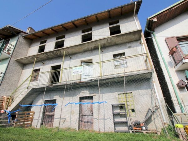 casa semindipendente in vendita a Pinasca