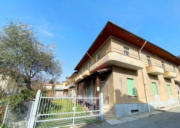casa indipendente in vendita a Pinasca
