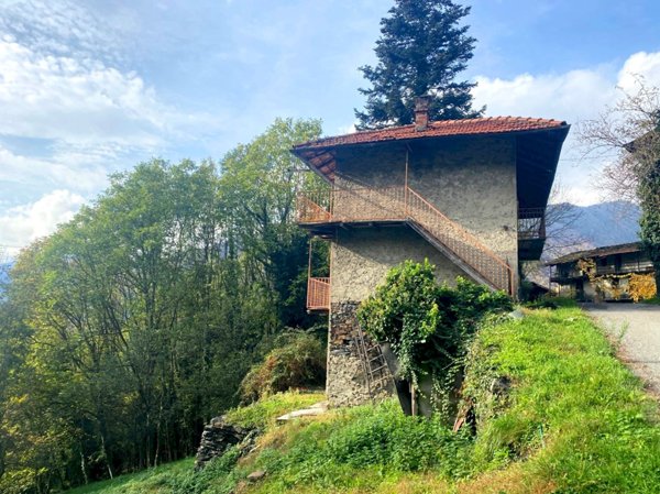 casa indipendente in vendita a Pinasca