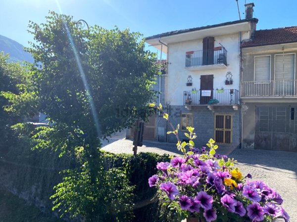 casa indipendente in vendita a Pinasca in zona Grandubbione