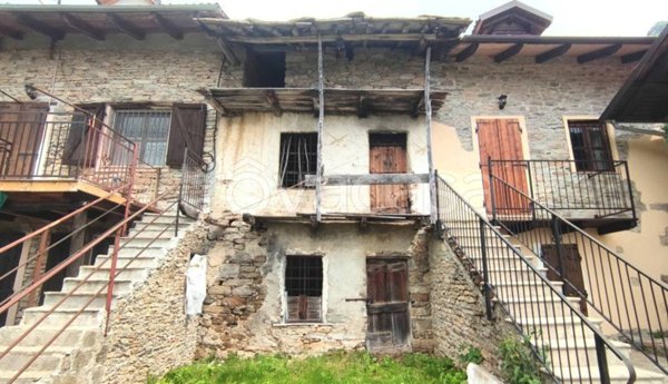 appartamento in vendita a Pinasca