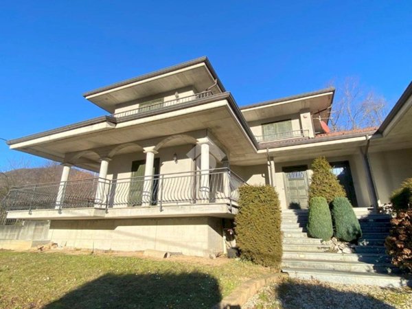 casa indipendente in vendita a Pinasca