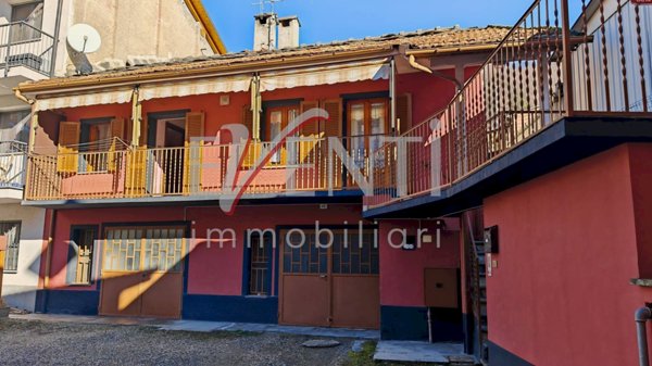 casa indipendente in vendita a Pinasca