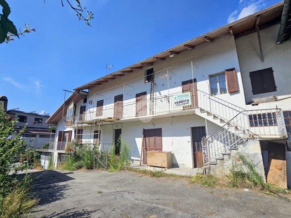casa semindipendente in vendita a Pinasca