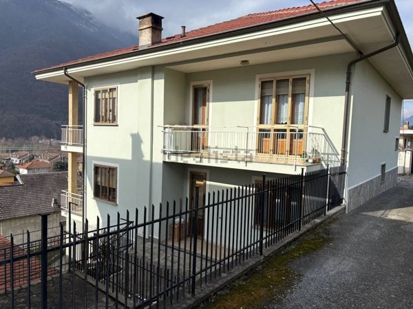 casa indipendente in vendita a Pinasca