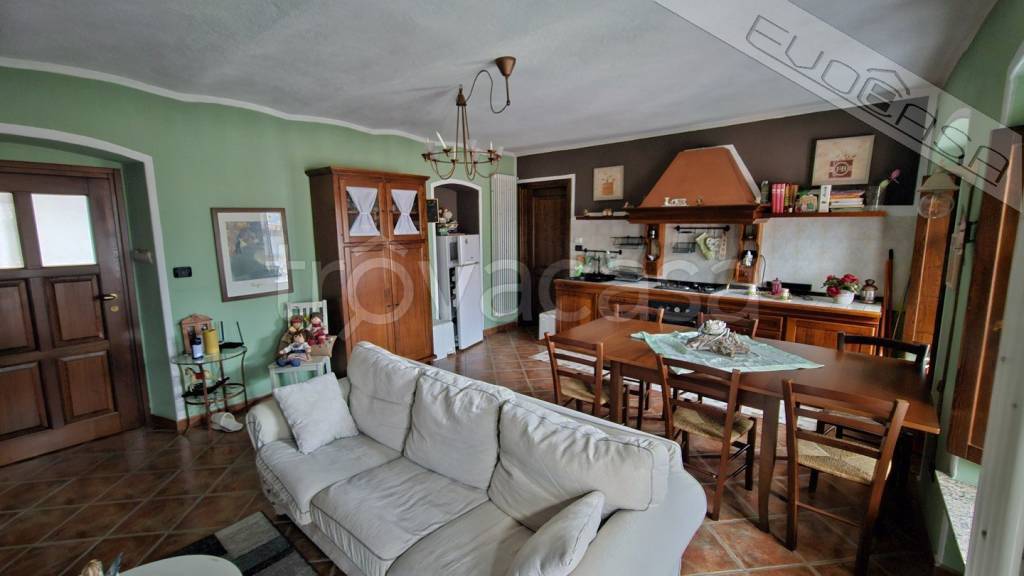 appartamento in vendita a Pinasca