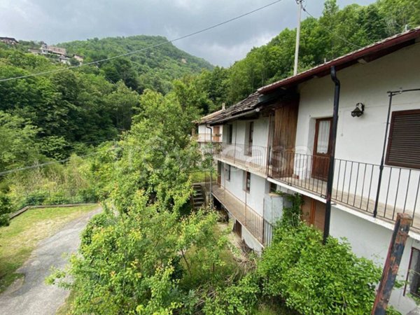 casa indipendente in vendita a Pinasca