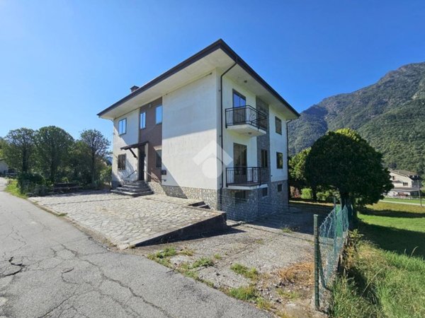casa indipendente in vendita a Pinasca