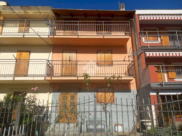 casa semindipendente in vendita a Pinasca