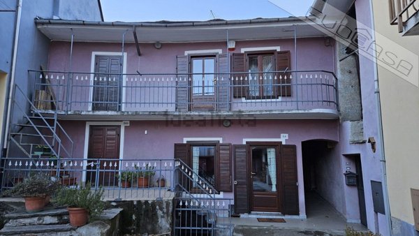 casa indipendente in vendita a Pinasca