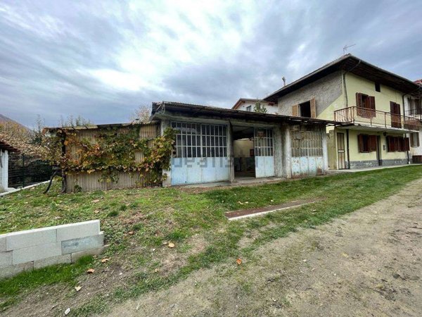 casa indipendente in vendita a Pinasca