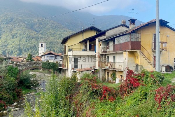 appartamento in vendita a Pinasca in zona Dubbione