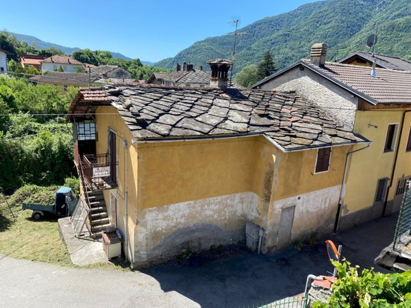 casa indipendente in vendita a Pinasca in zona Grandubbione
