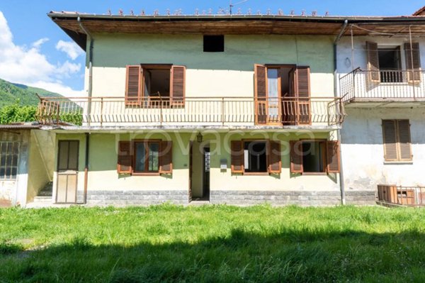 casa indipendente in vendita a Pinasca