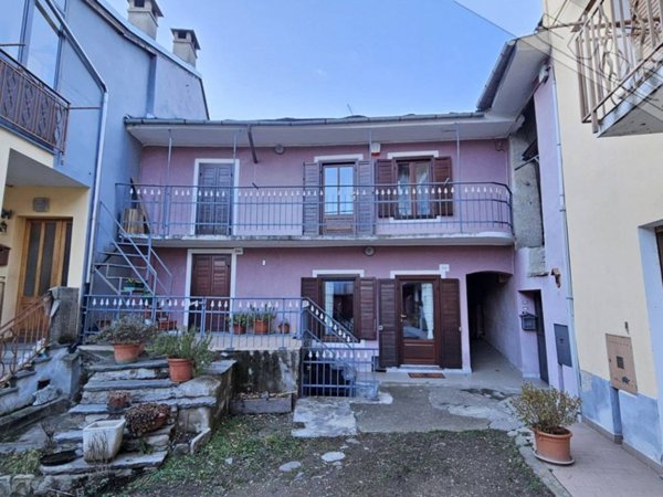 casa indipendente in vendita a Pinasca in zona Dubbione