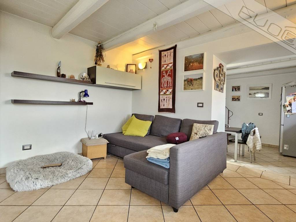 casa indipendente in vendita a Pinasca