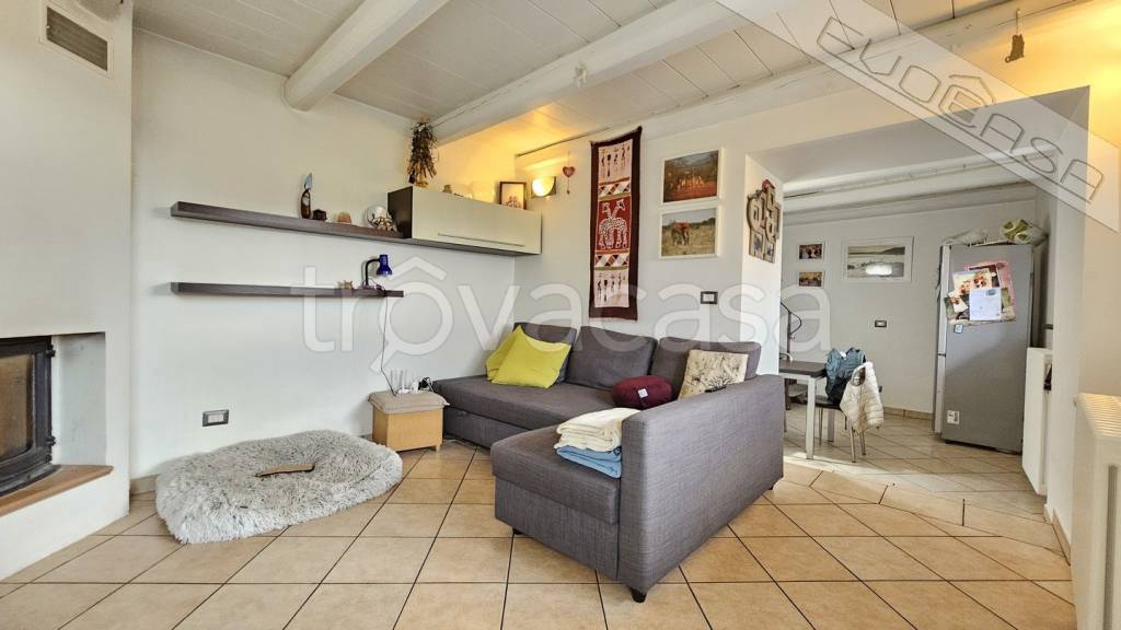 casa indipendente in vendita a Pinasca