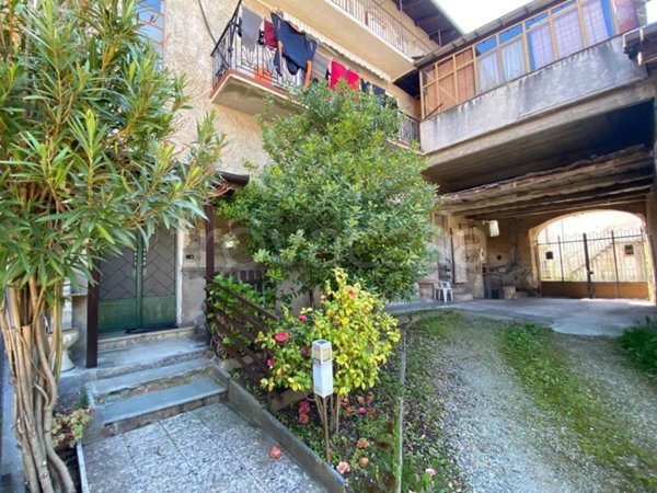 casa indipendente in vendita a Pinasca