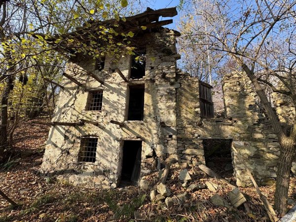 casale in vendita a Pinasca