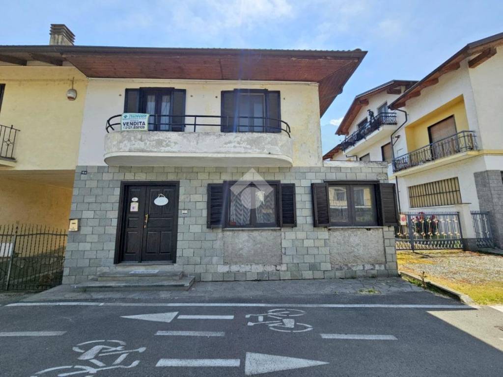 casa indipendente in vendita a Pinasca
