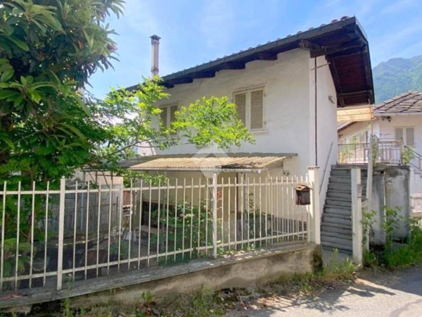 casa indipendente in vendita a Pinasca