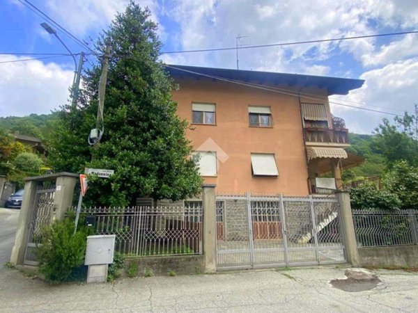 casa indipendente in vendita a Pinasca in zona Dubbione
