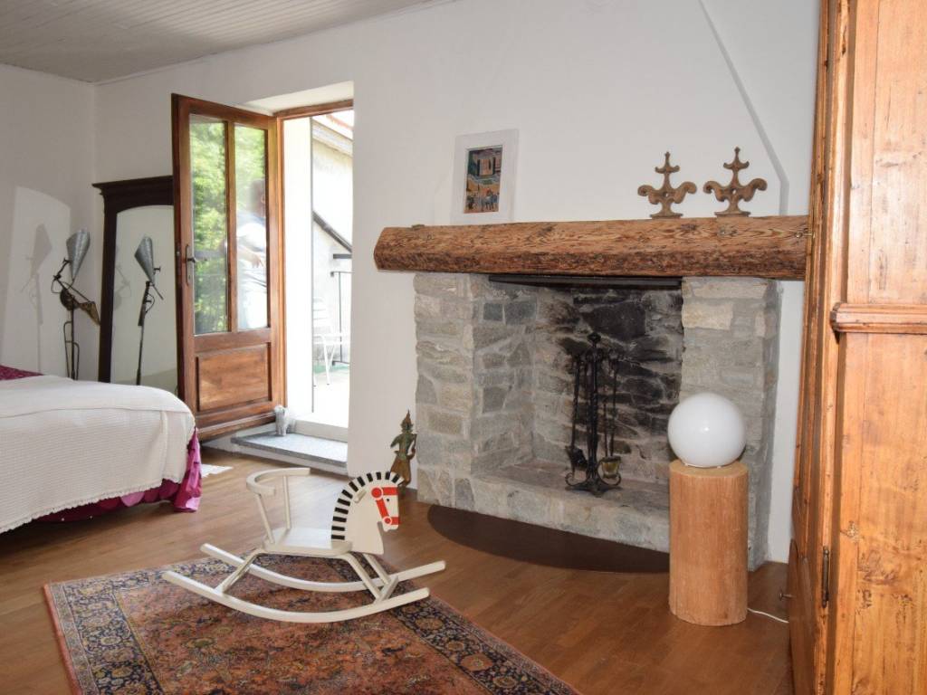 casa indipendente in vendita a Pinasca