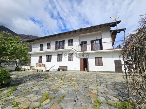 casa indipendente in vendita a Pinasca
