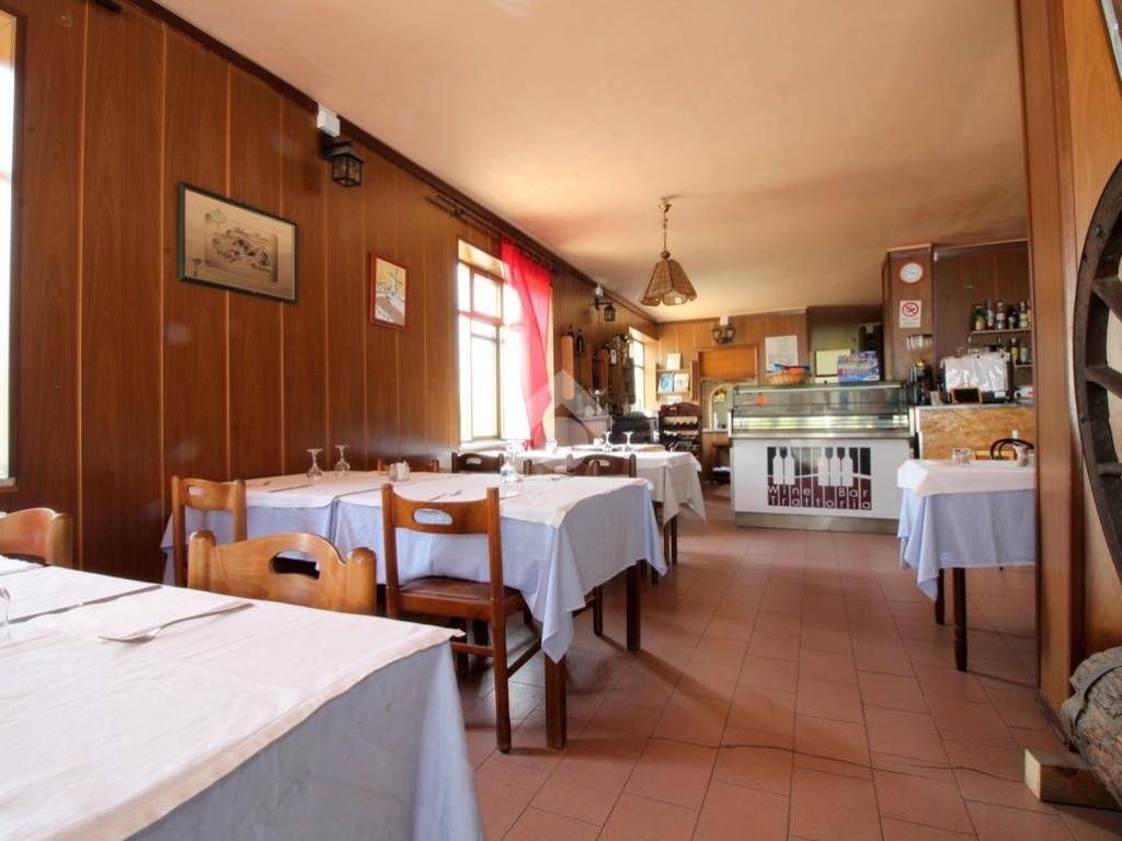 negozio in vendita a Pinasca in zona Dubbione