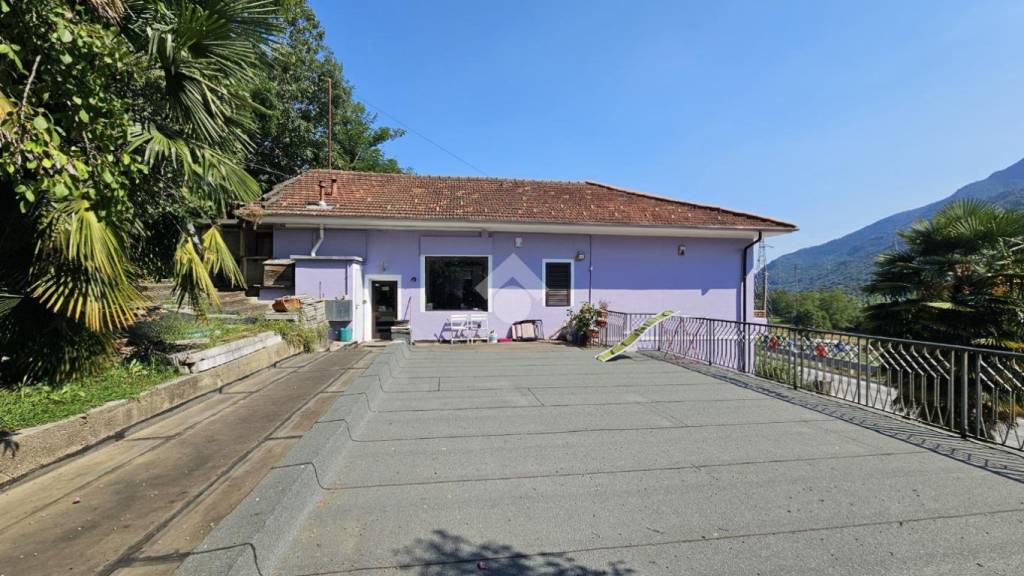 casa indipendente in vendita a Pinasca